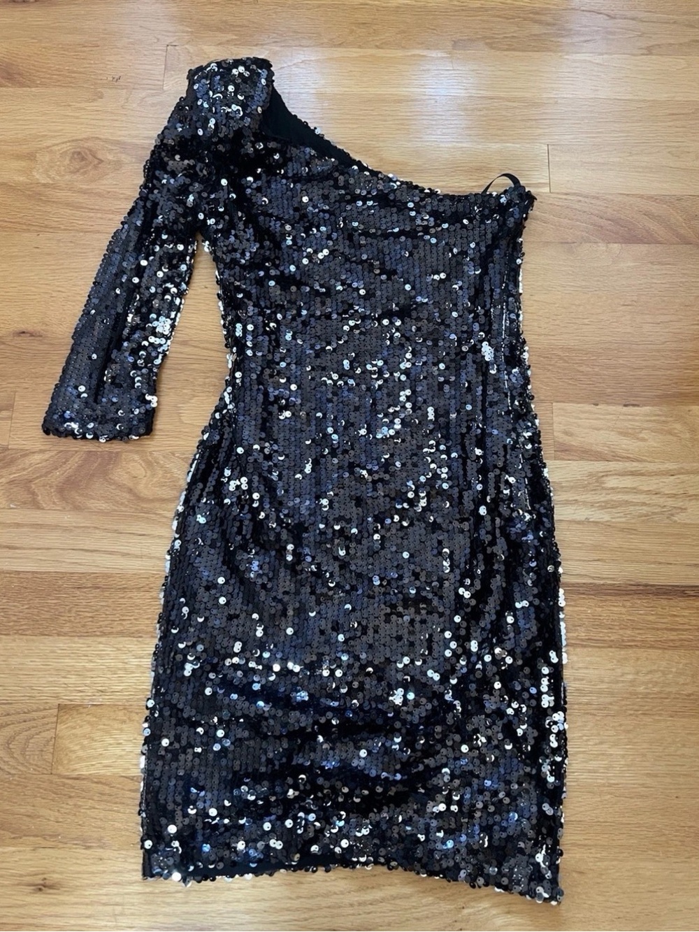 Blaque Label Women’s Black Sequin Padded Shoulder New Years Party Dress Size XS
